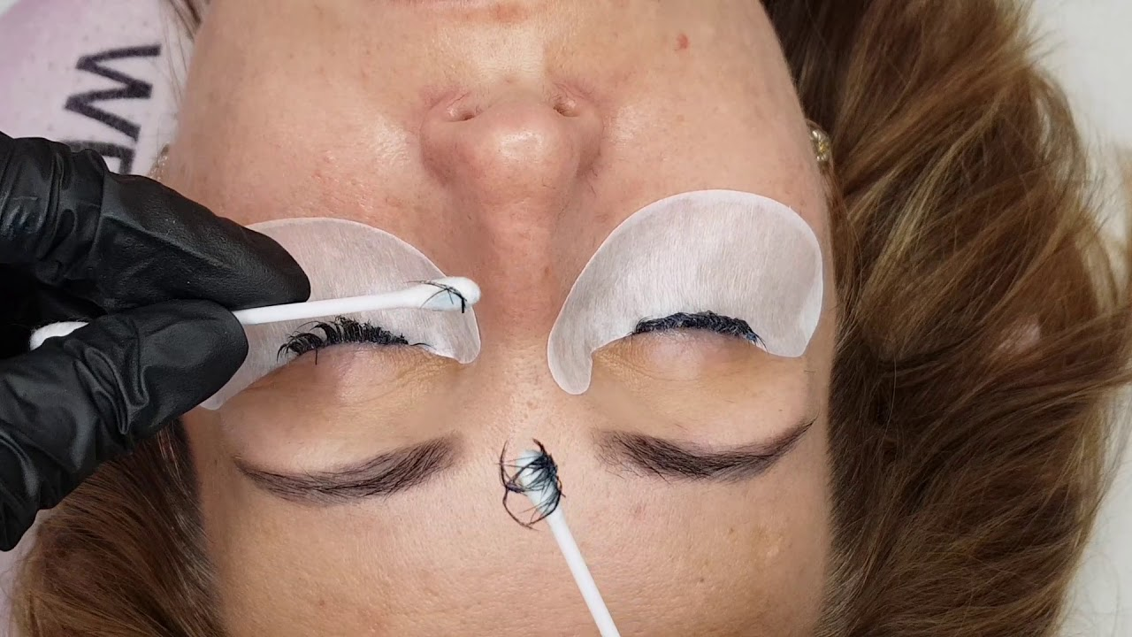 Step-by-Step Guide on Removing Eyelash Extensions Safely and Preventing Damage