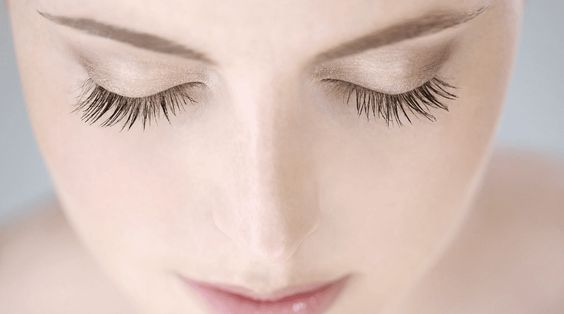 Healthy diet for promoting eyelash growth naturally